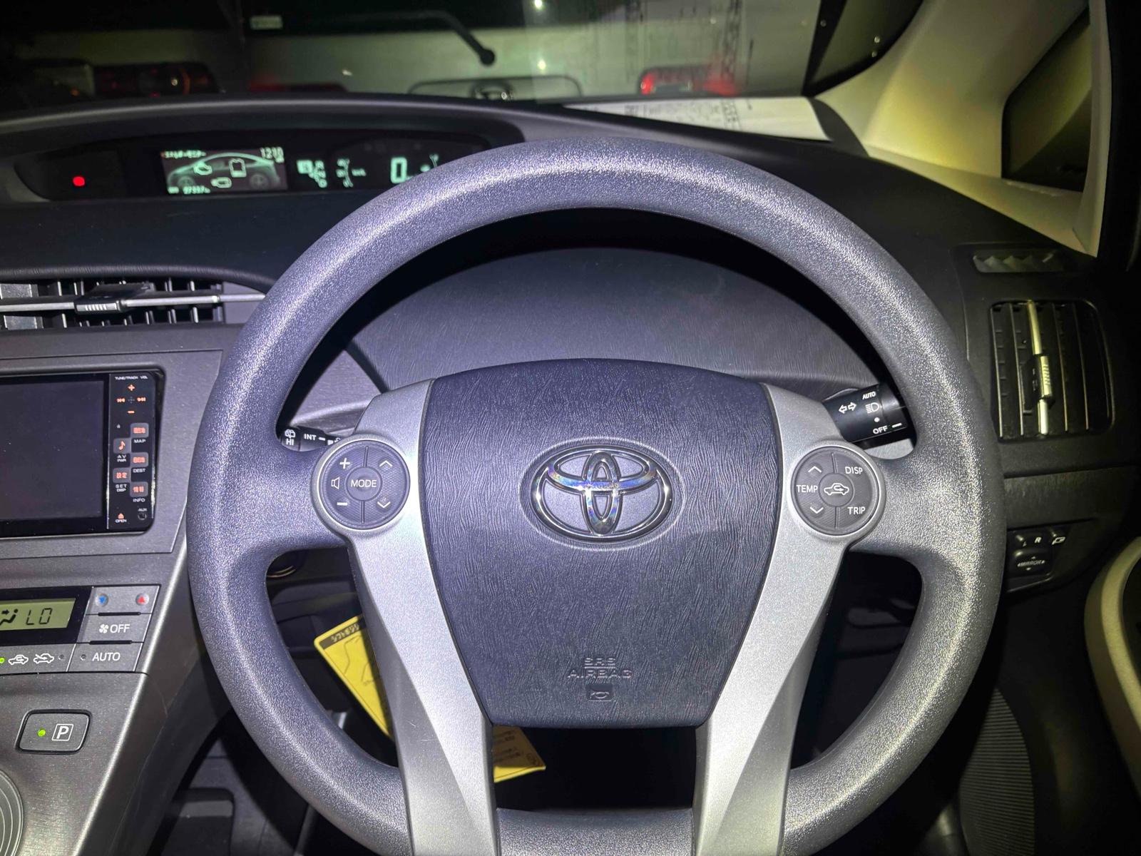 TOYOTA PRIUS S Image 14