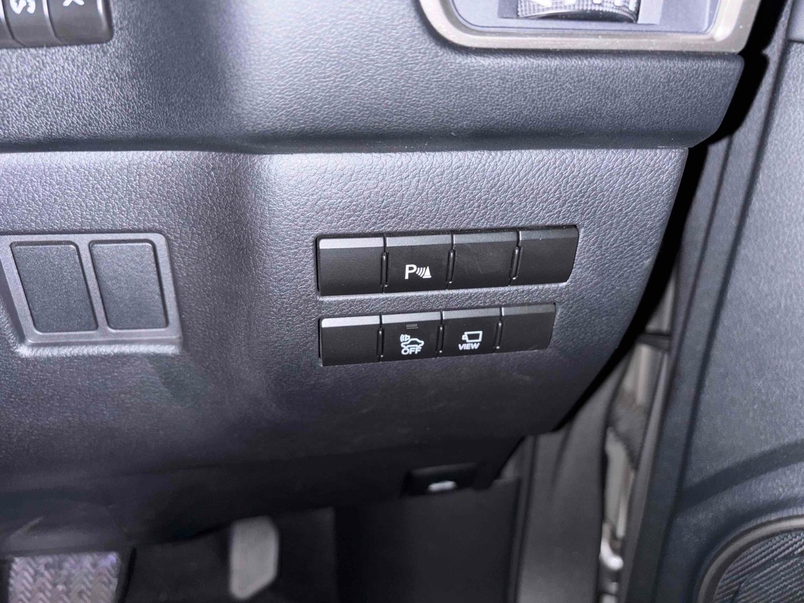 LEXUS NX NX300H Image 12