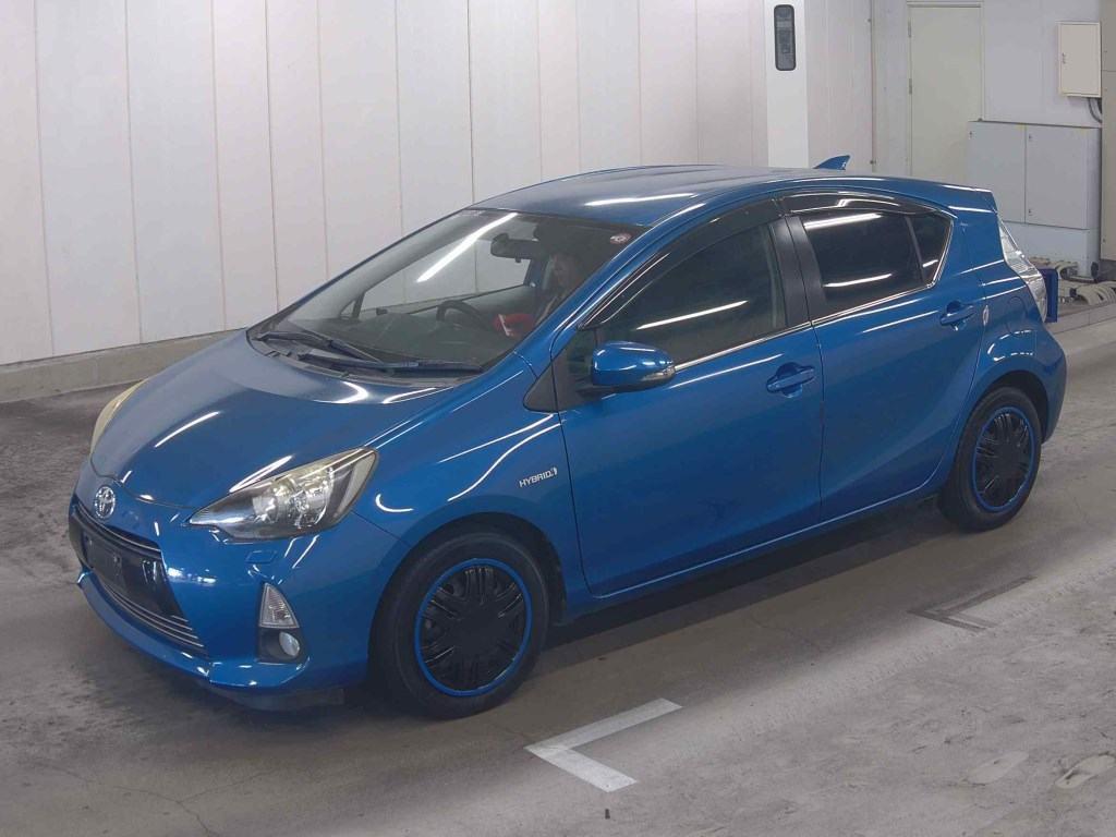 TOYOTA AQUA S SMART ENTRY NAVI READY PACKA Image 6