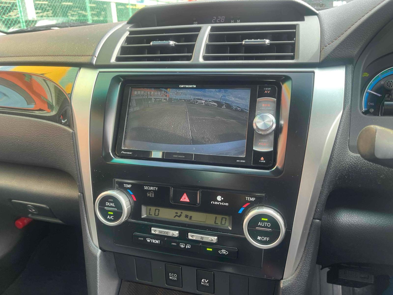 TOYOTA CAMRY 4D HYBRID Image 8