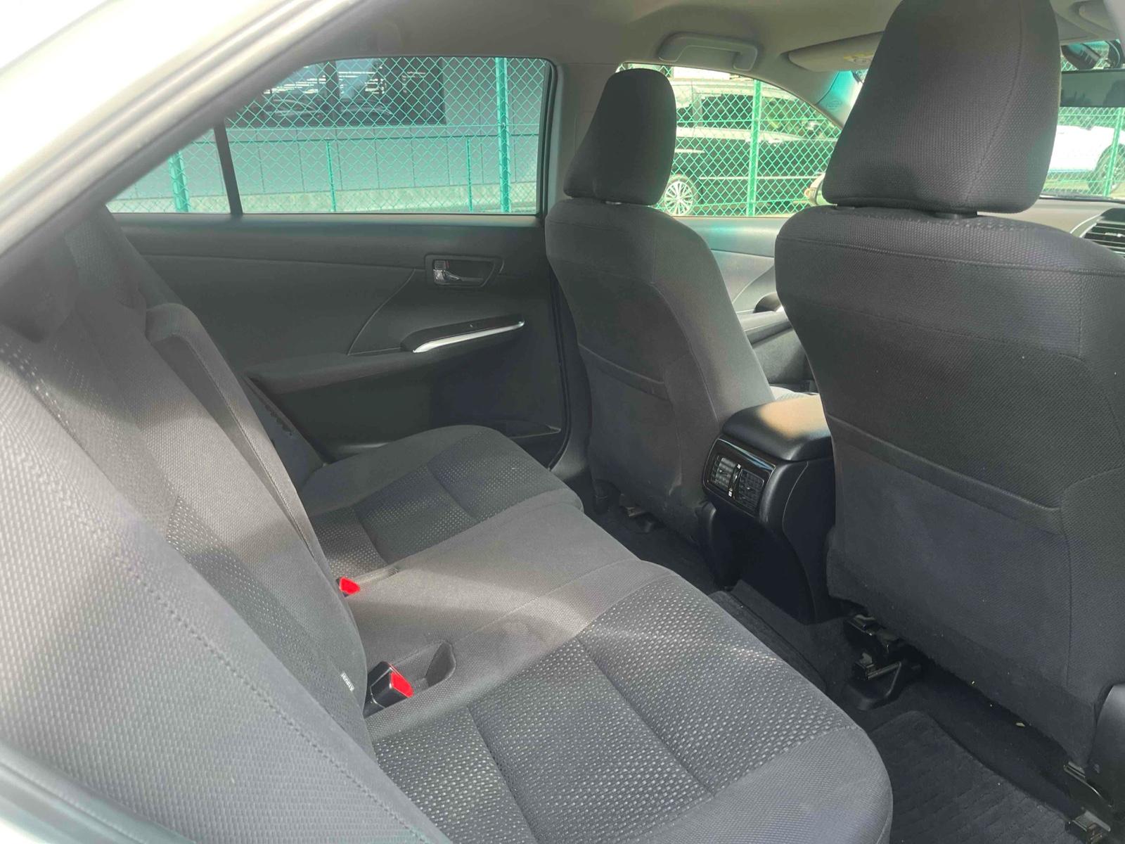 TOYOTA CAMRY 4D HYBRID Image 7