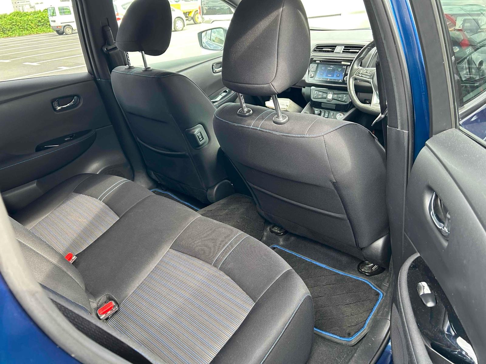 NISSAN LEAF X Image 8