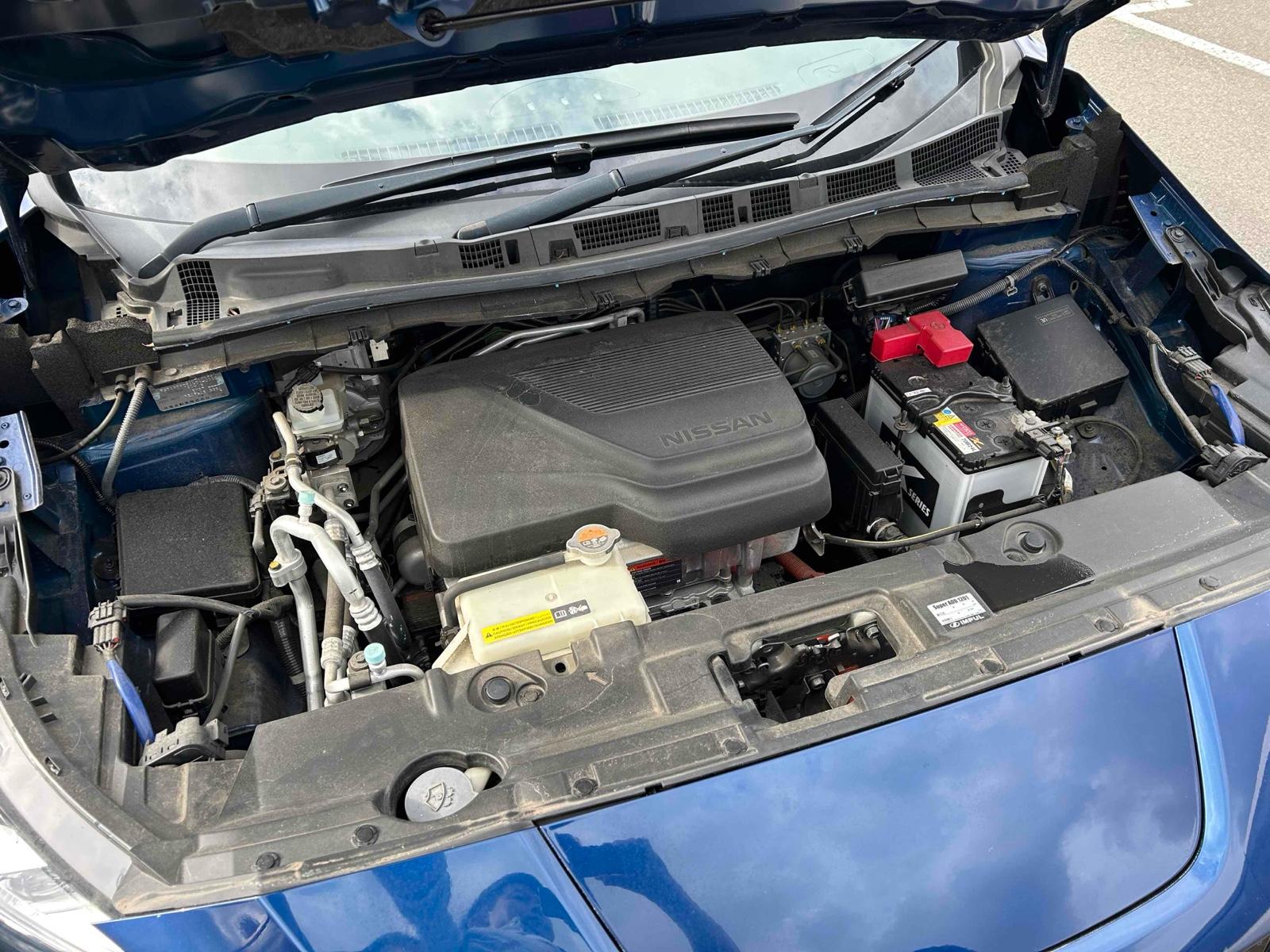 NISSAN LEAF X Image 9