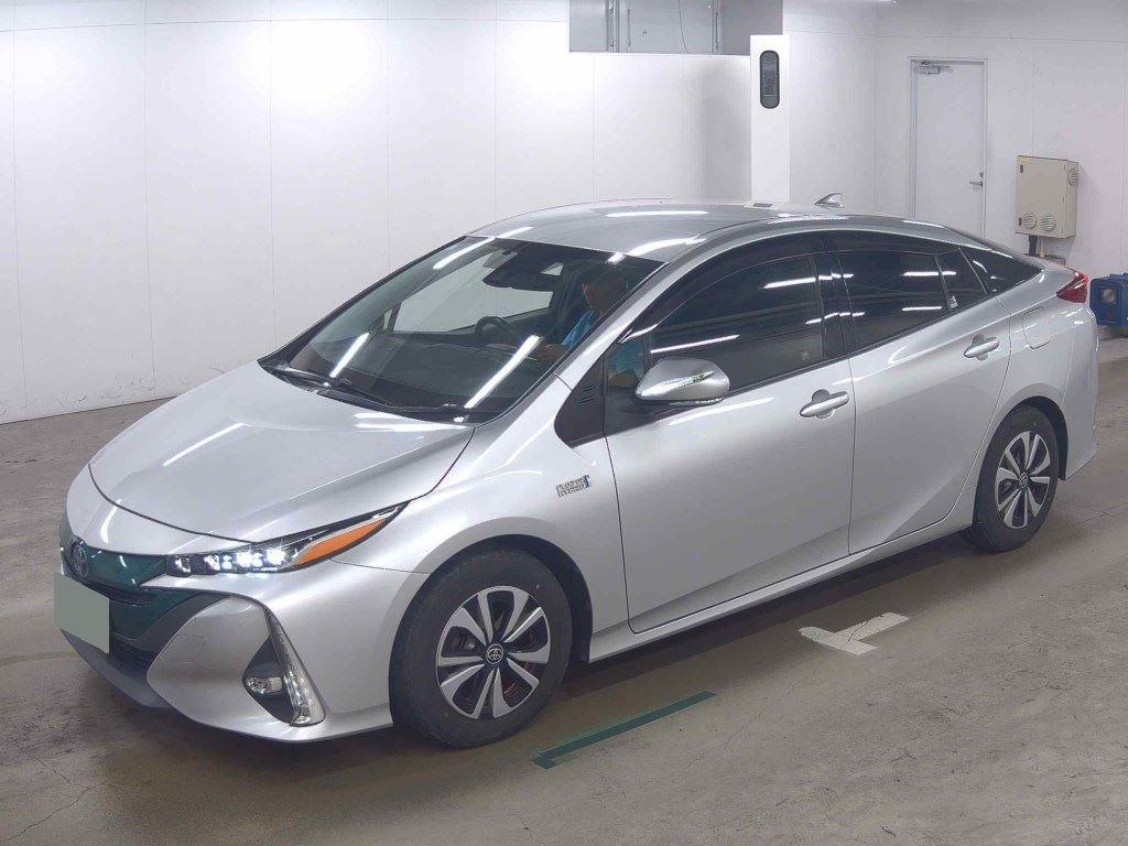 TOYOTA PRIUS PHV S NAVI PACKAGE Image 6