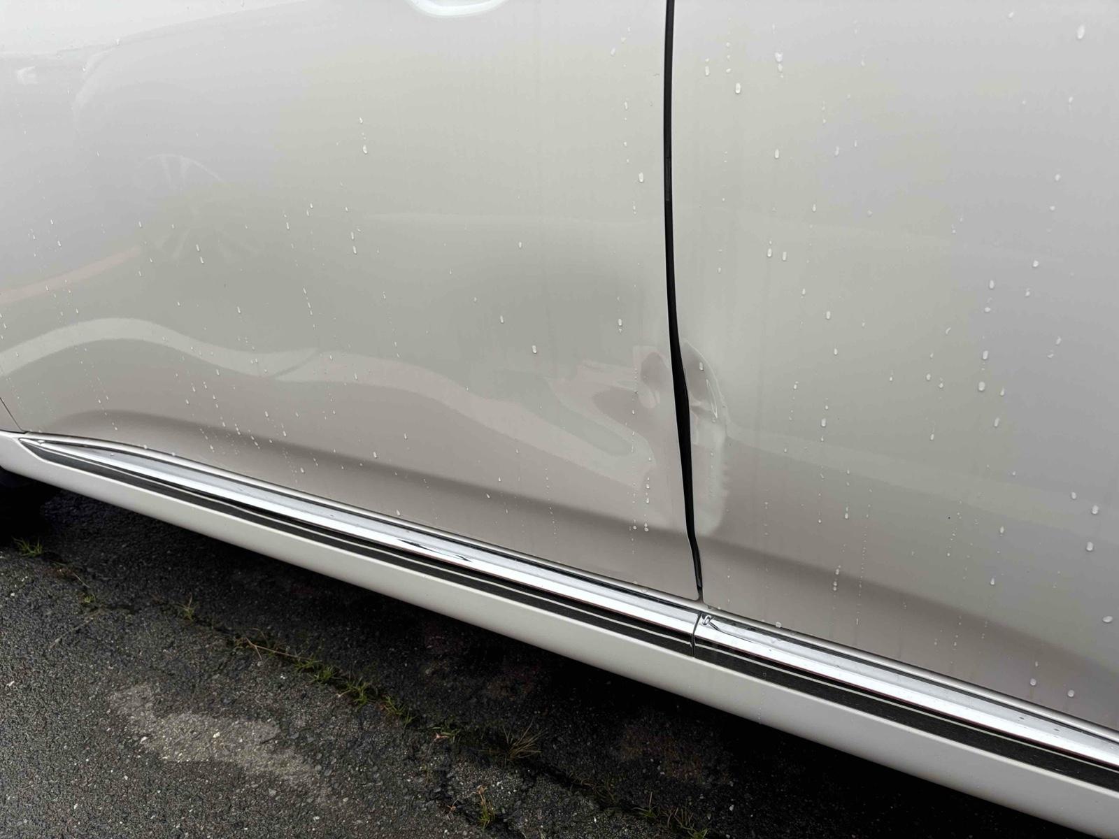 MITSUBISHI OUTLANDER PHEV 4WD G NAVI PACKAGE Image 12