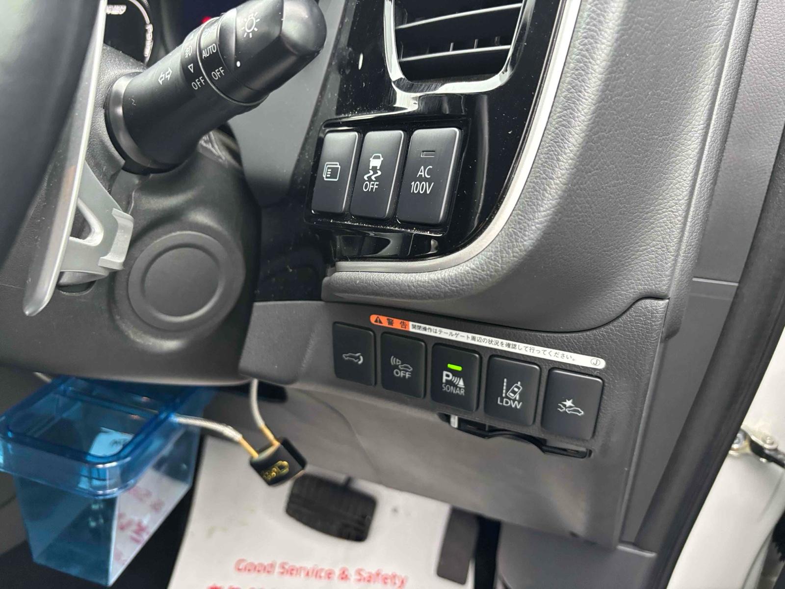 MITSUBISHI OUTLANDER PHEV 4WD G NAVI PACKAGE Image 7