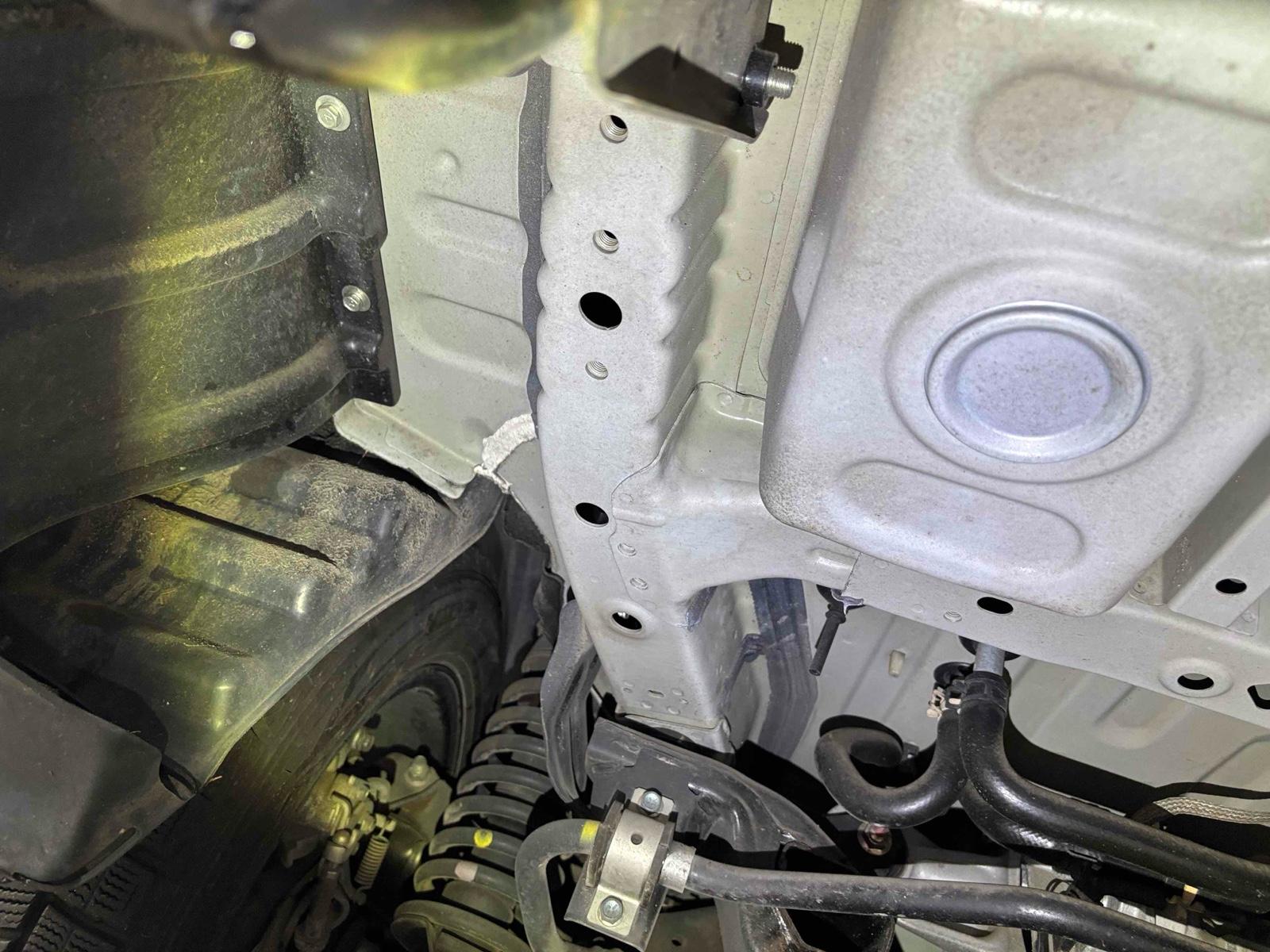 MITSUBISHI OUTLANDER PHEV 4WD G NAVI PACKAGE Image 15