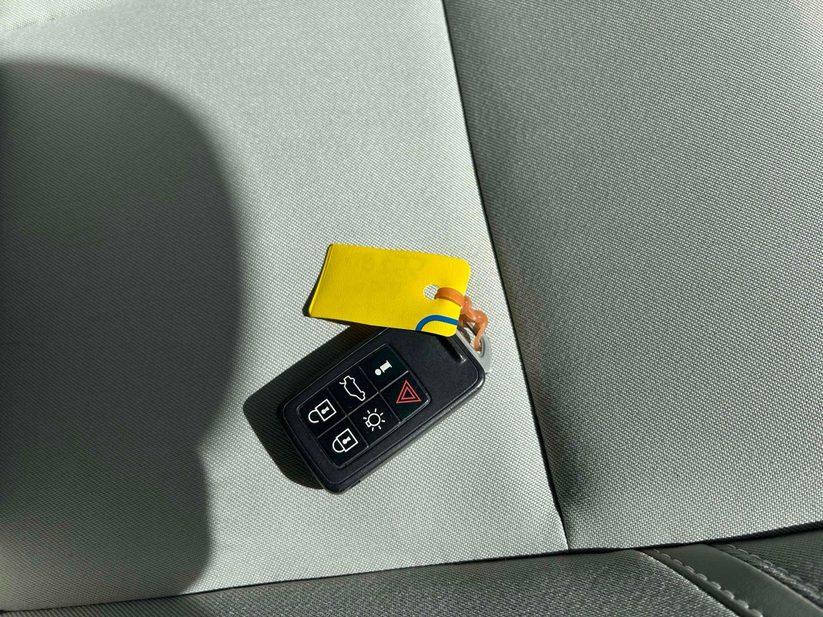 VOLVO V40 T4SE Image 19