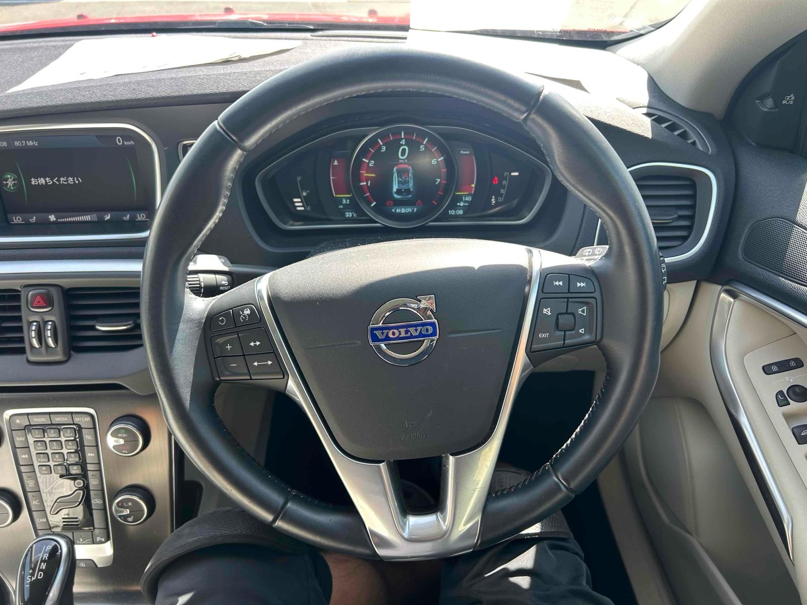 VOLVO V40 T4SE Image 21