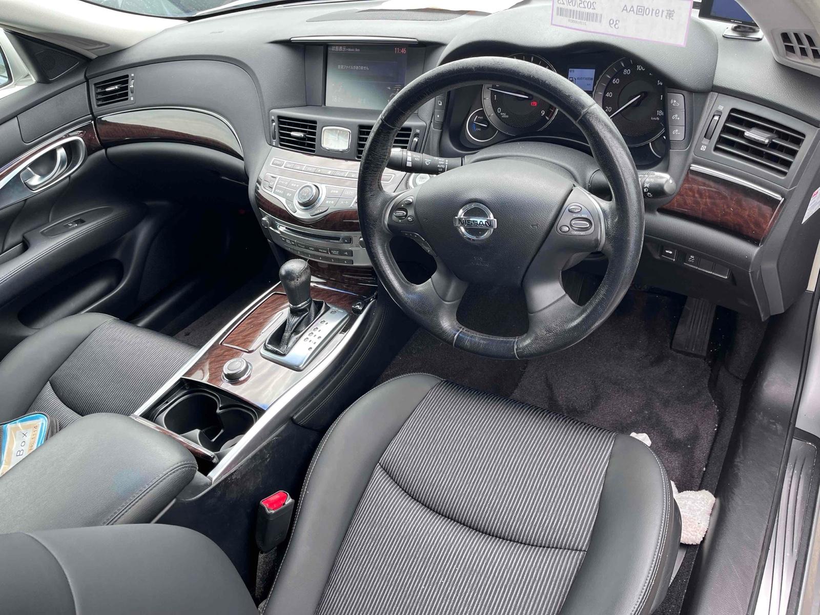 NISSAN FUGA HYBRID A PACKAGE Image 12