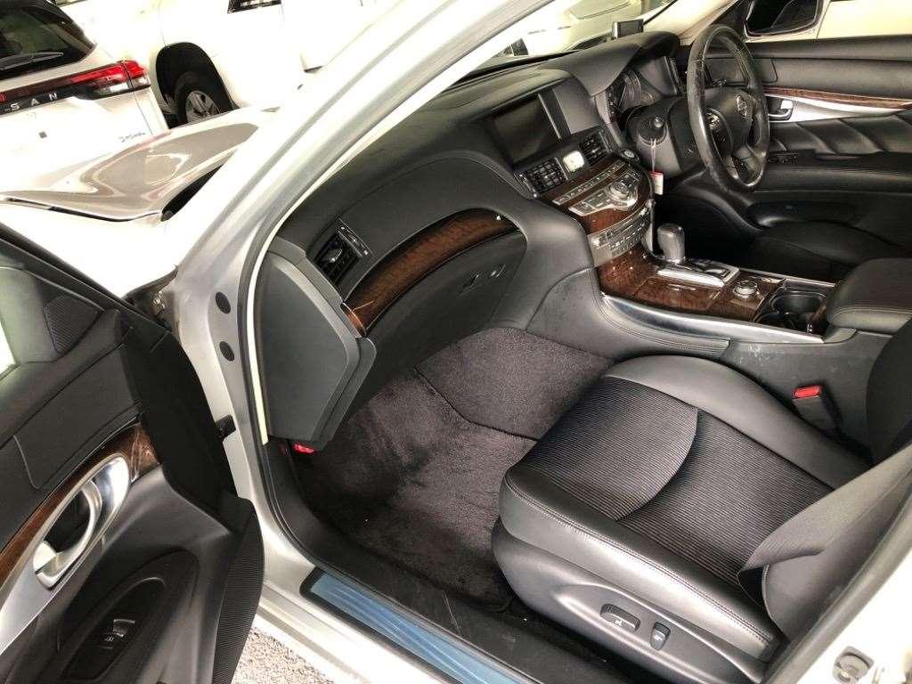 NISSAN FUGA HYBRID A PACKAGE Image 8