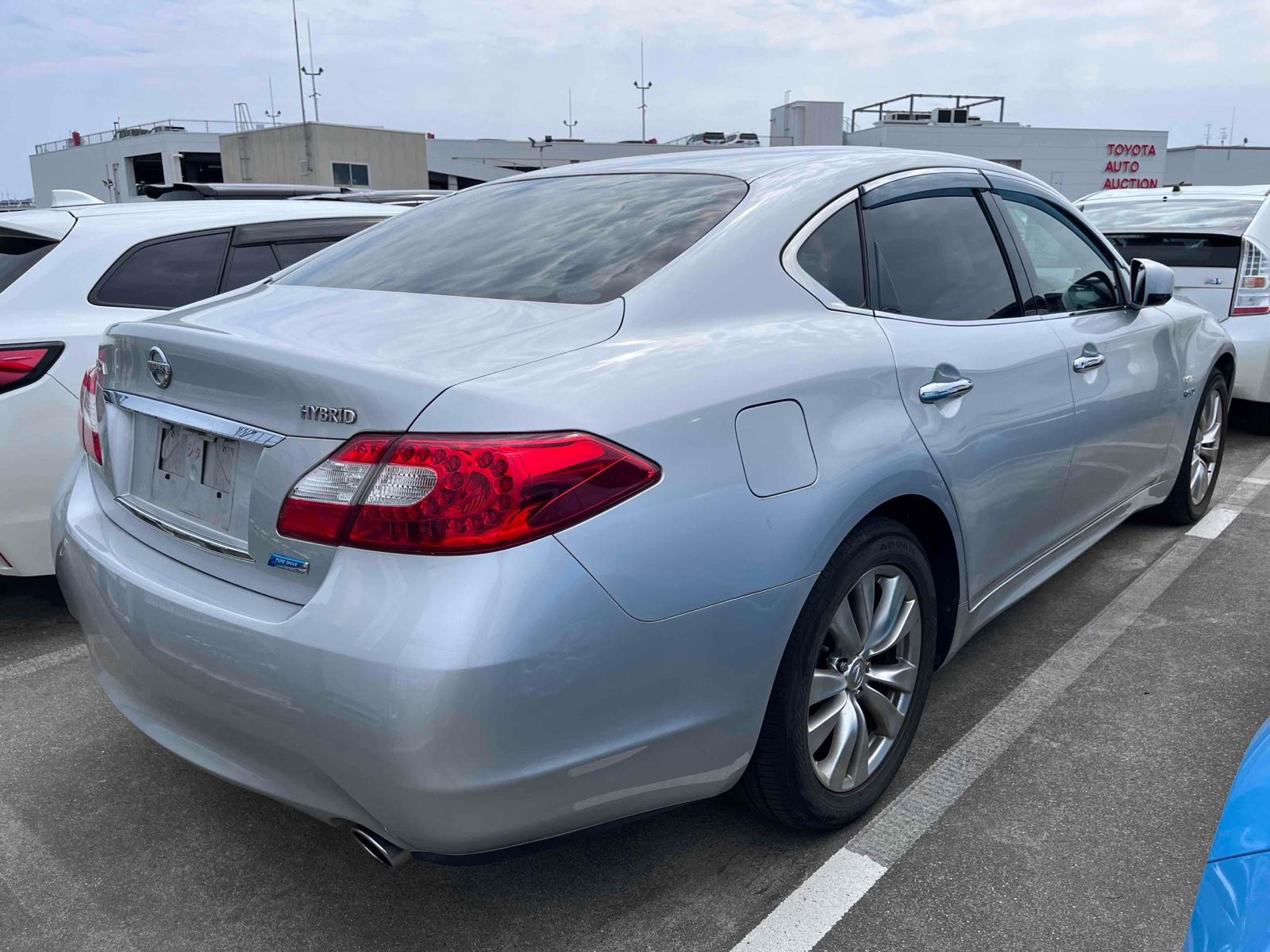 NISSAN FUGA HYBRID A PACKAGE Image 10