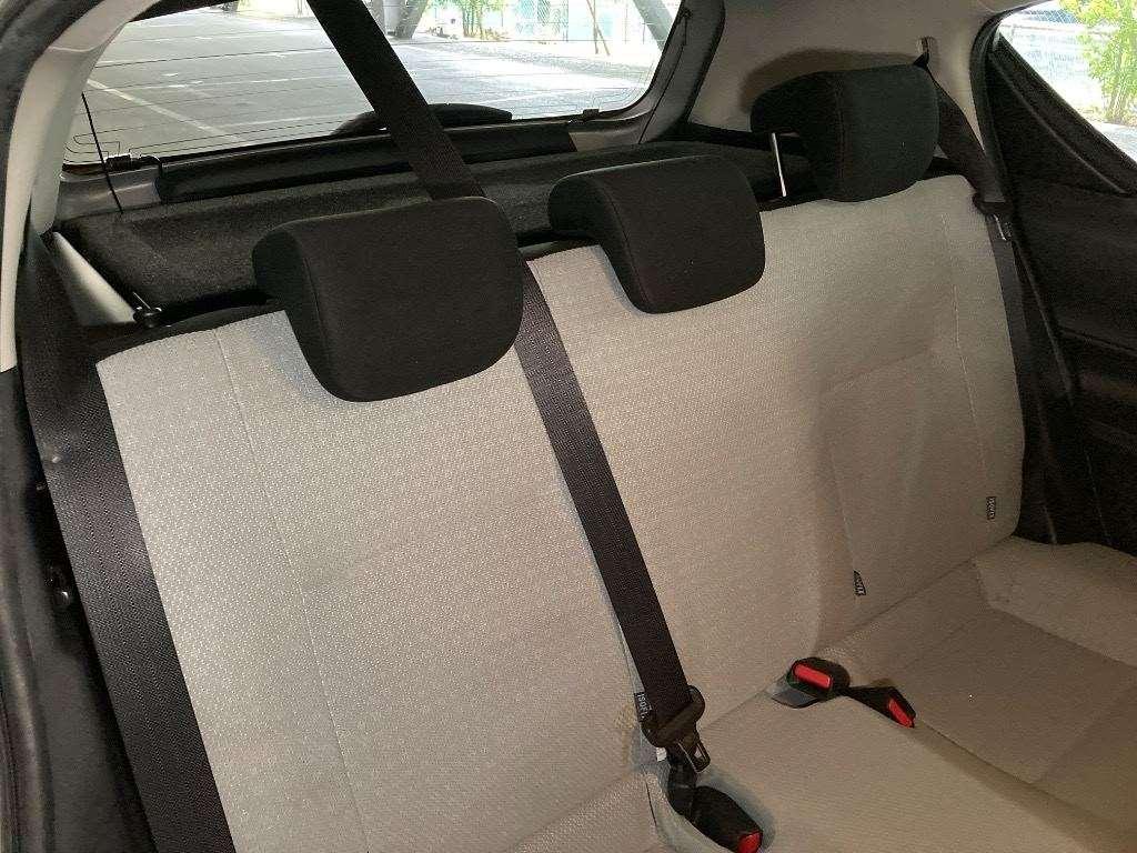TOYOTA AQUA L Image 7