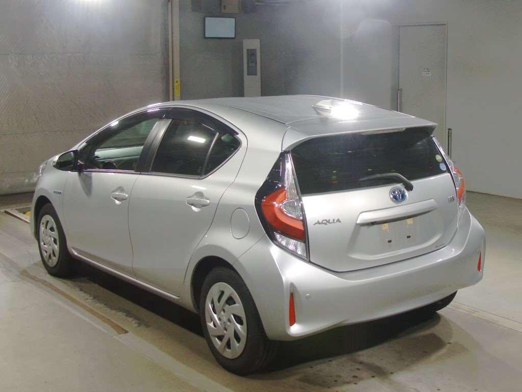 TOYOTA AQUA L Image 5