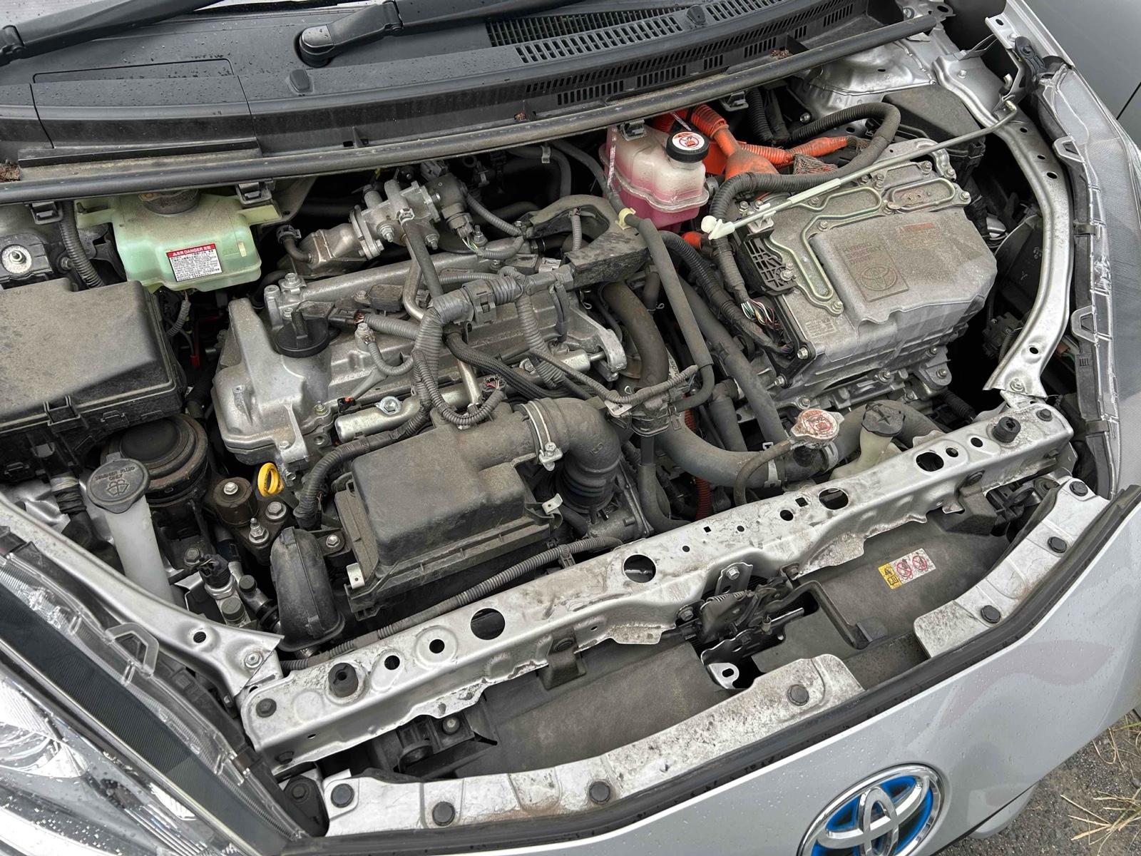 TOYOTA AQUA L Image 14