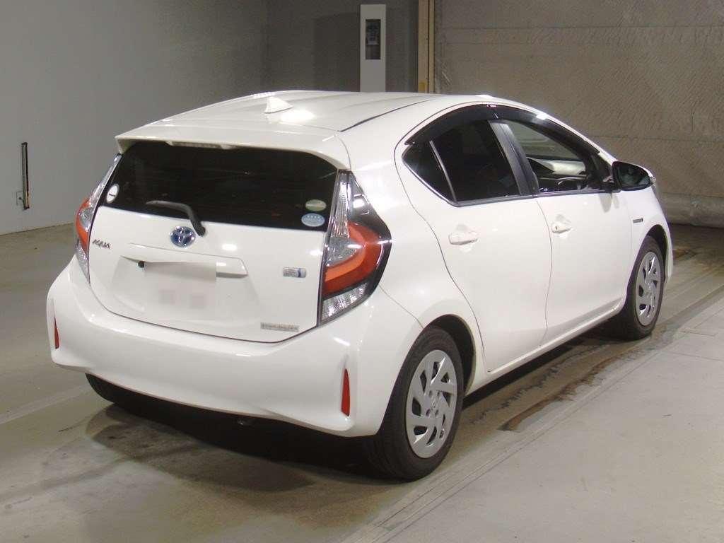 TOYOTA AQUA L Image 2