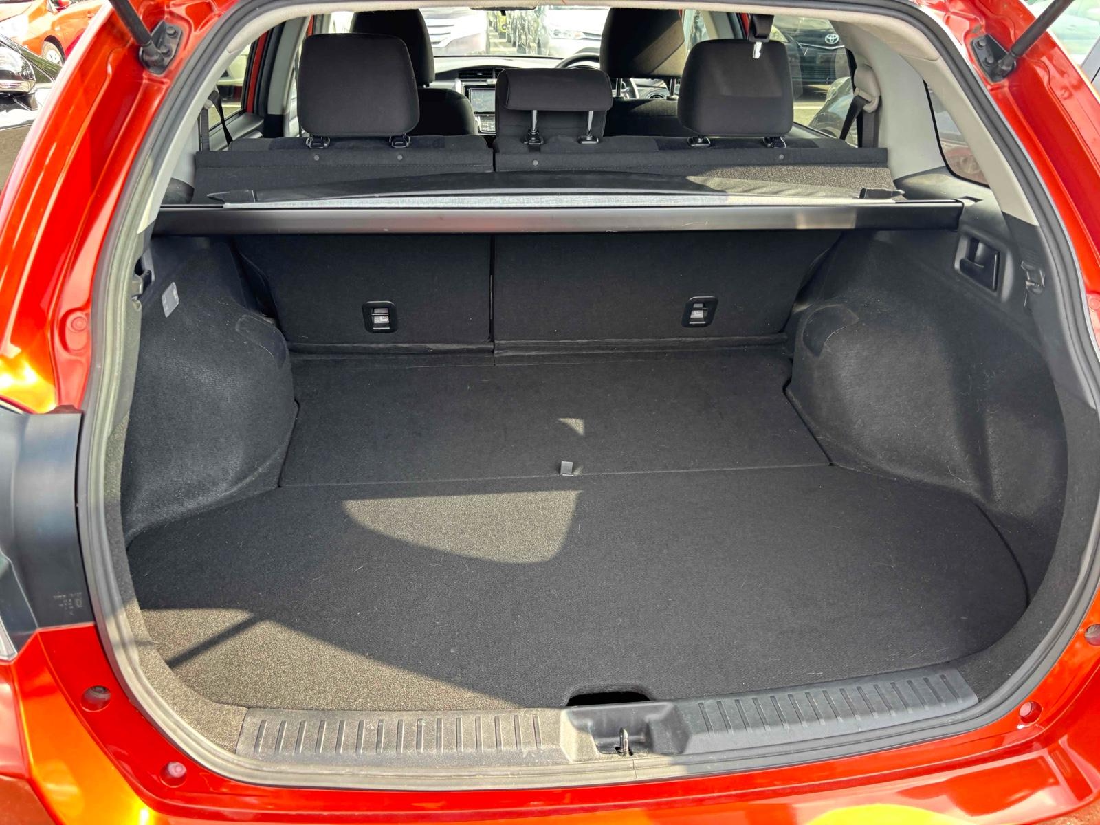 TOYOTA COROLLA FIELDER HYBRID G Image 12