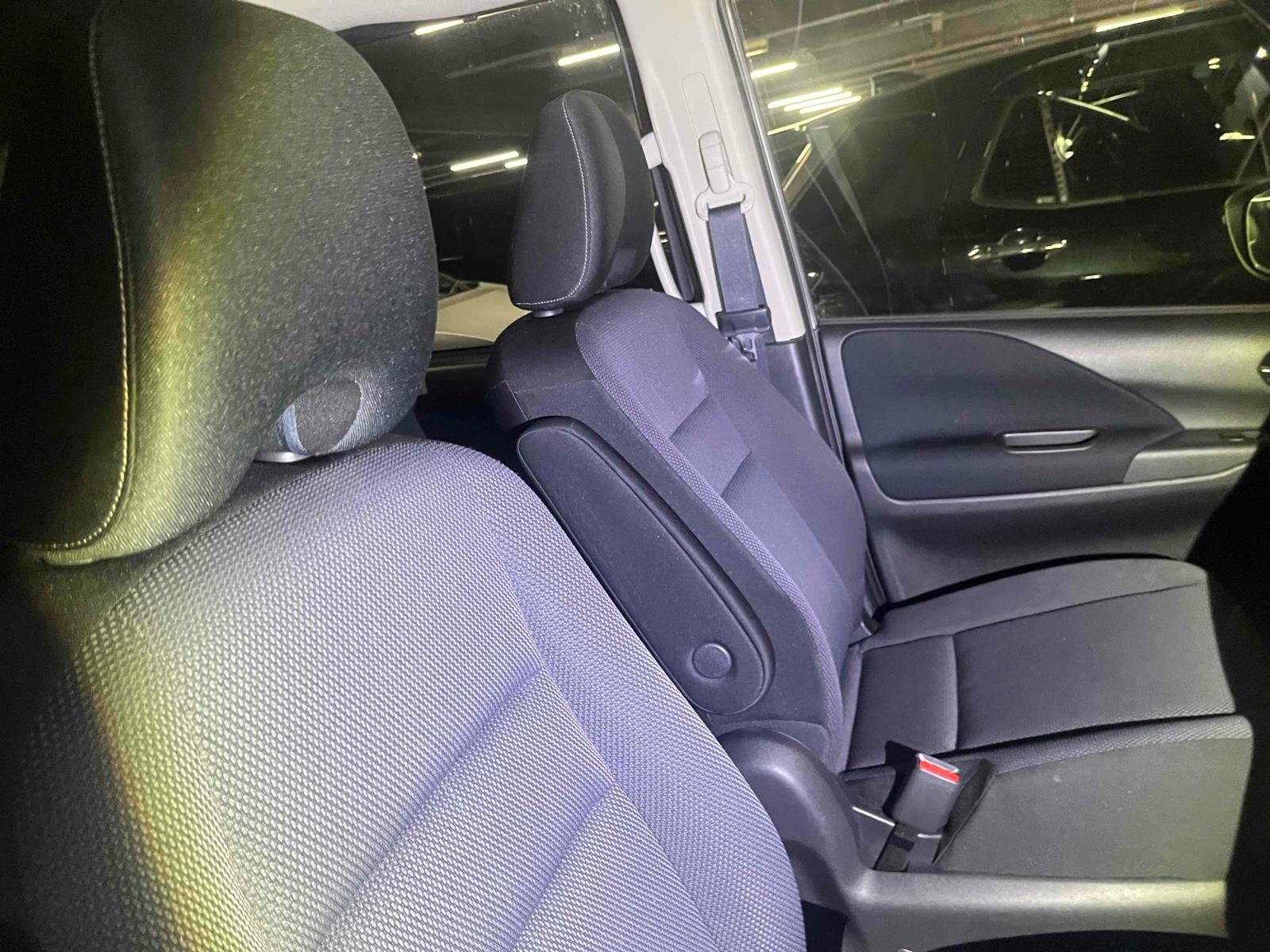 NISSAN SERENA 5D X Image 6