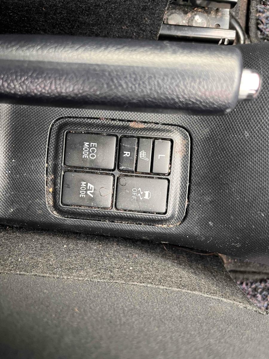 TOYOTA AQUA G Image 15