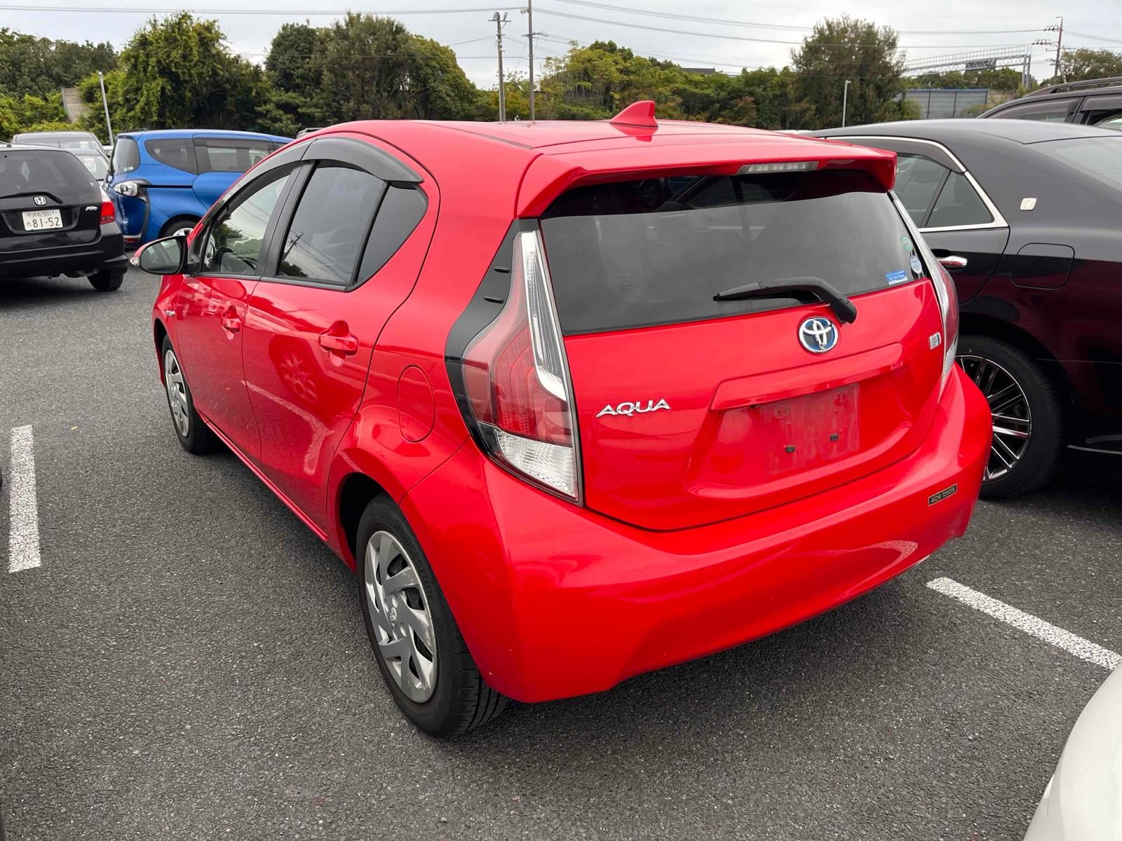 TOYOTA AQUA G Image 2