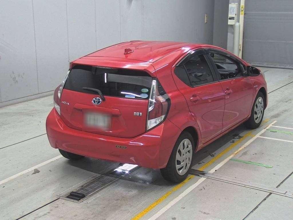 TOYOTA AQUA G Image 4