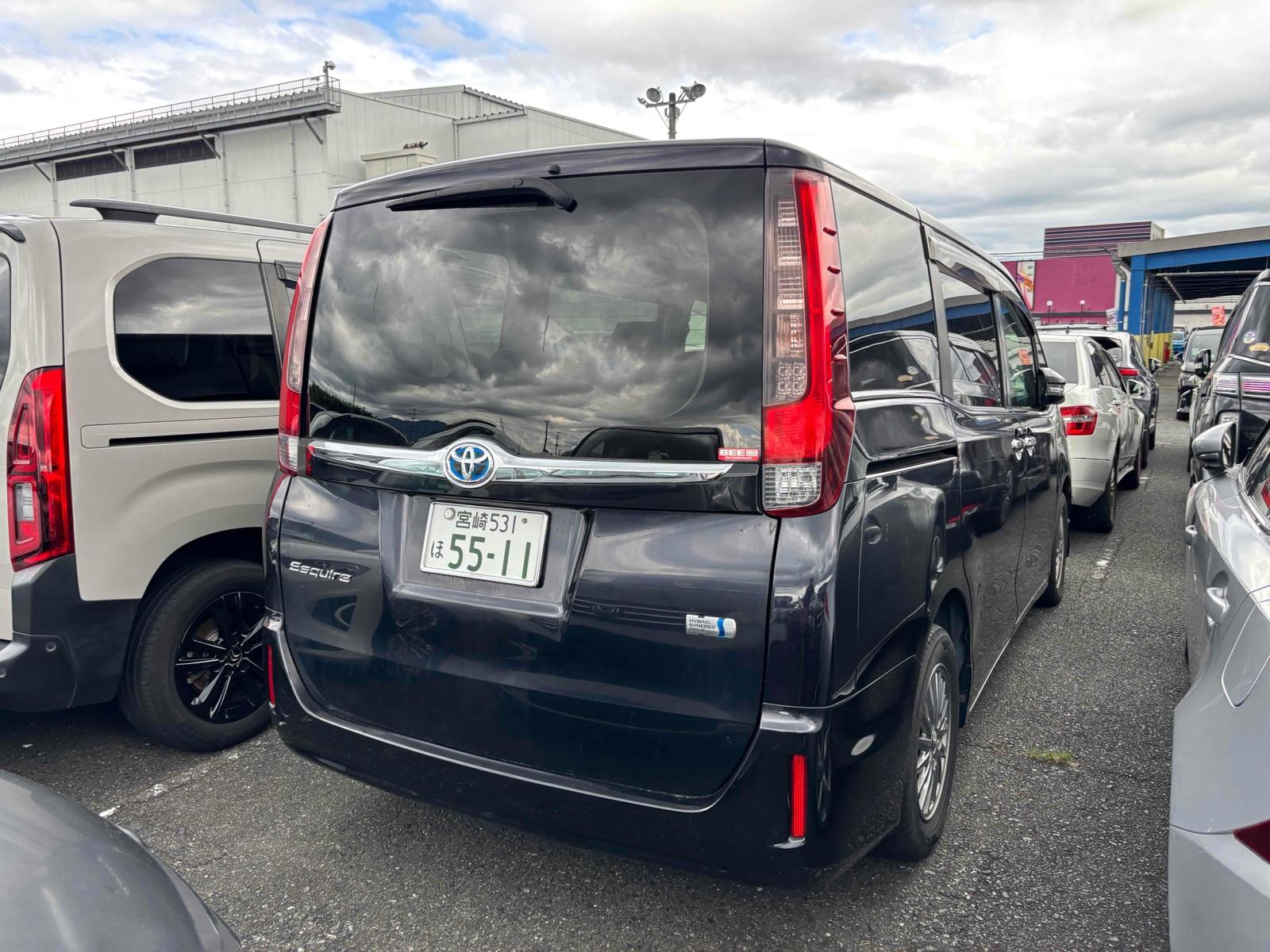 TOYOTA ESQUIRE HYBRID GI Image 8