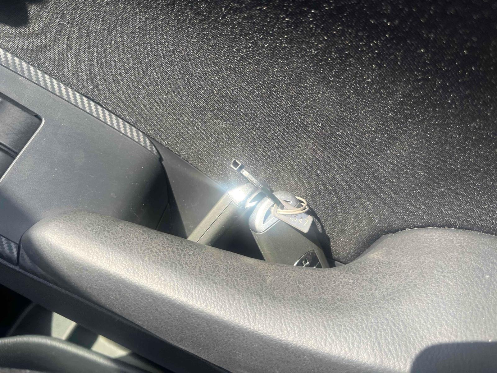 MAZDA DEMIO 13S Image 9