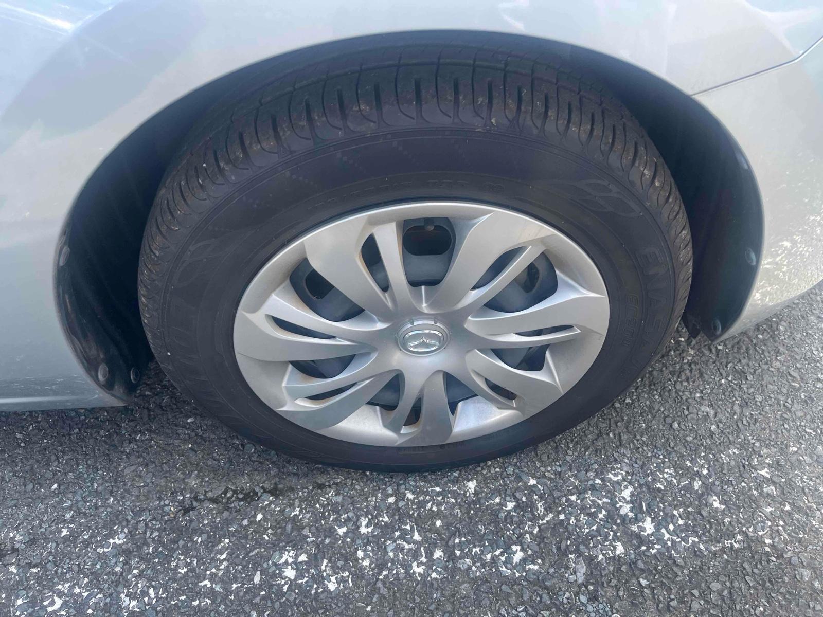 MAZDA DEMIO 13S Image 8