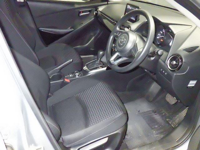 MAZDA DEMIO 13S Image 5