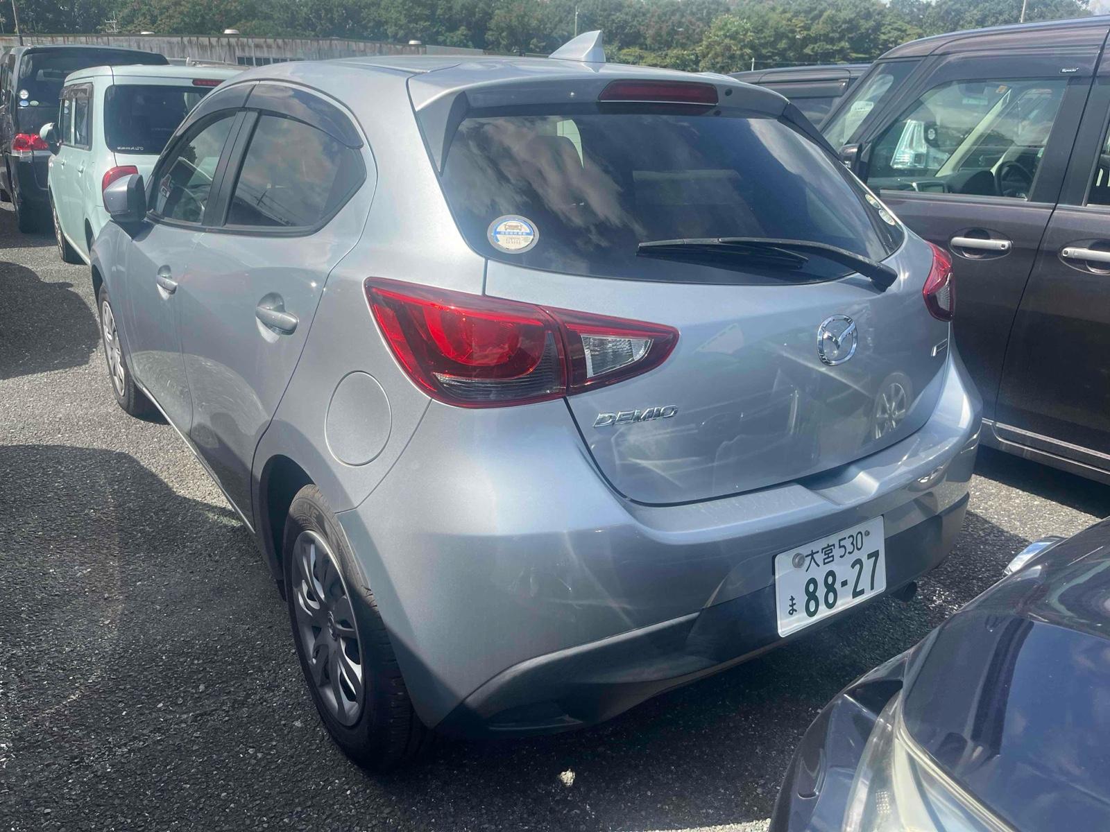 MAZDA DEMIO 13S Image 2