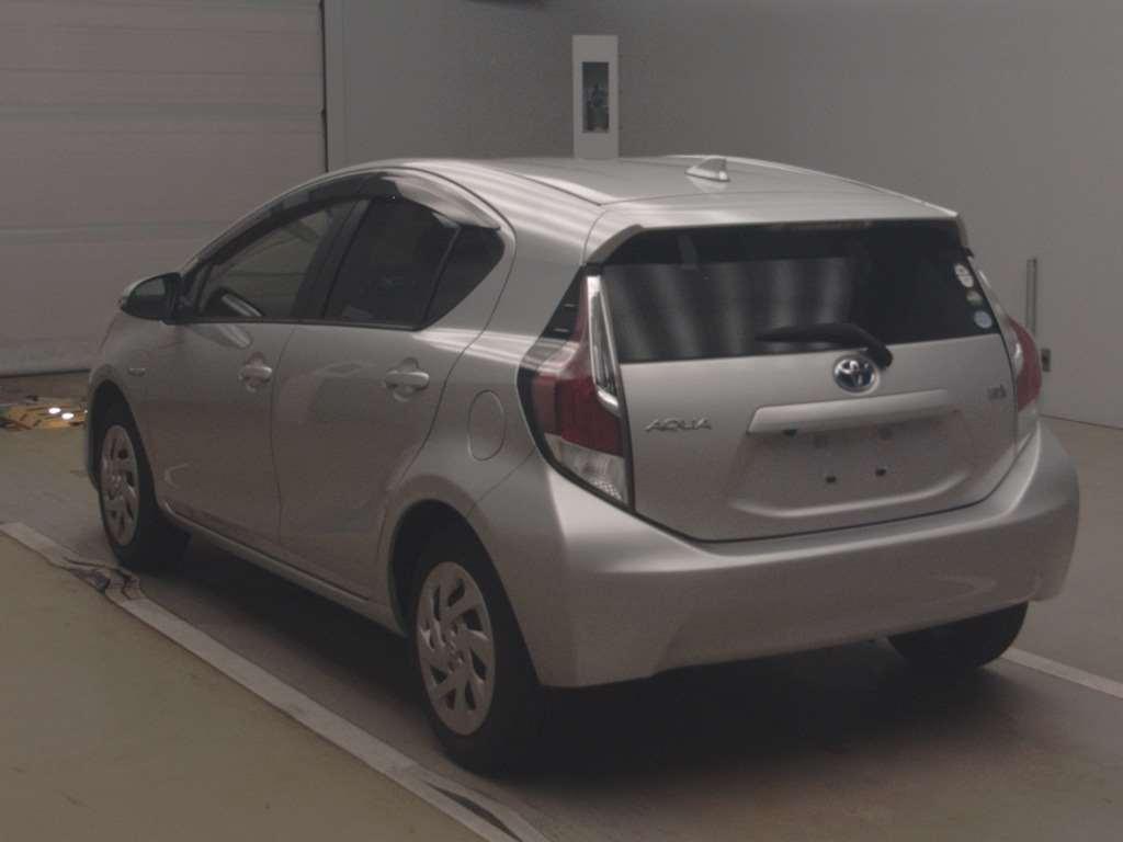 TOYOTA AQUA S Image 7