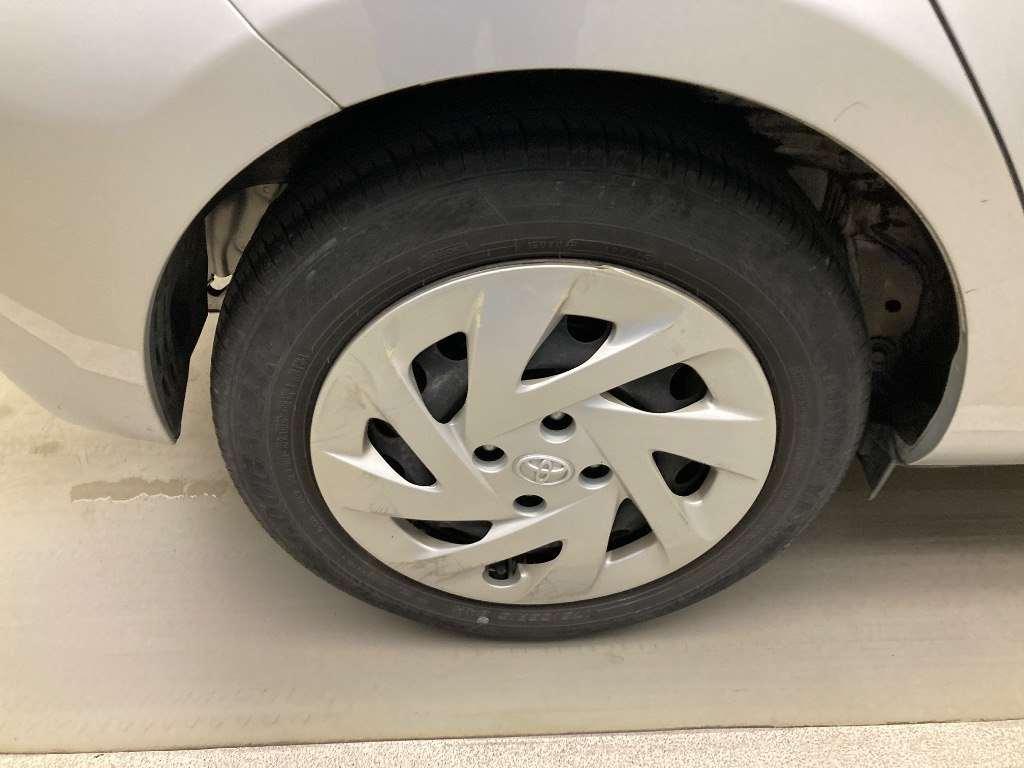 TOYOTA AQUA S Image 12
