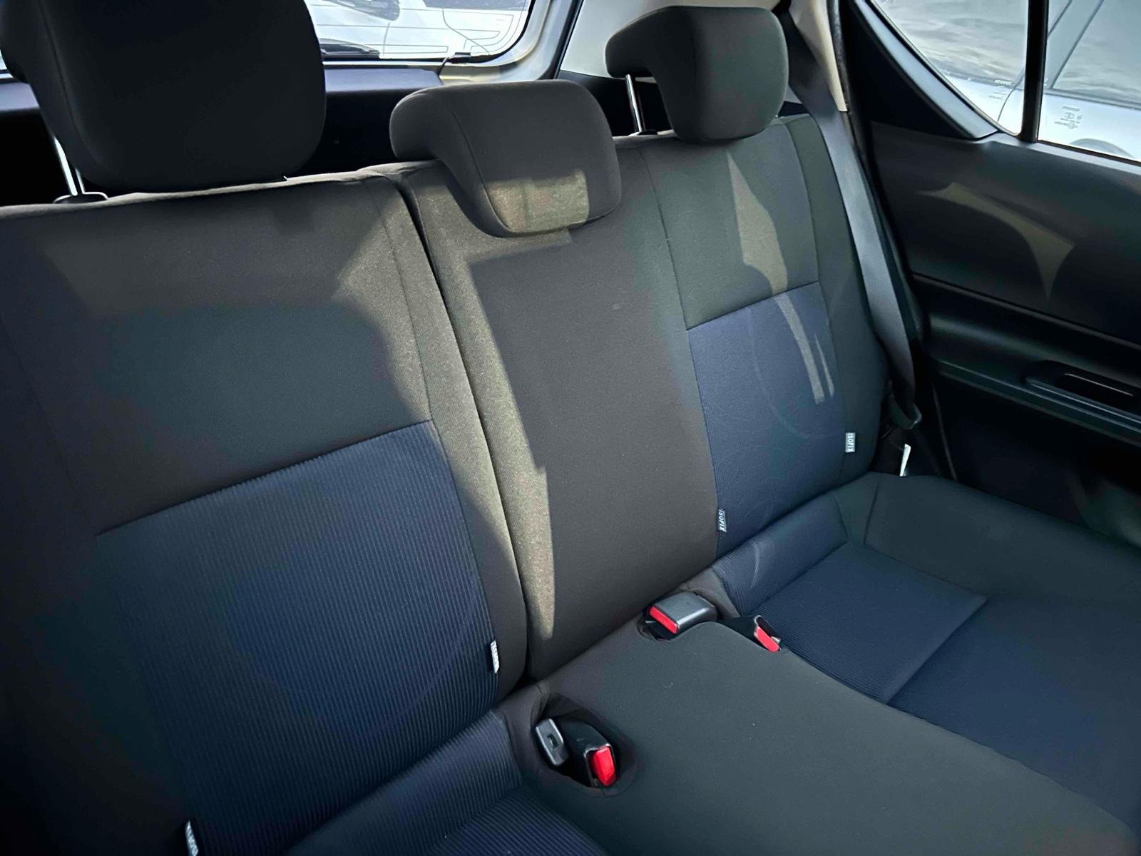 TOYOTA AQUA S Image 14