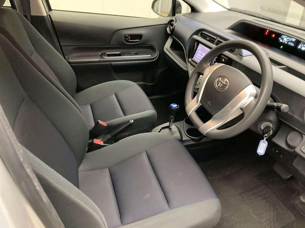 TOYOTA AQUA S Image 5