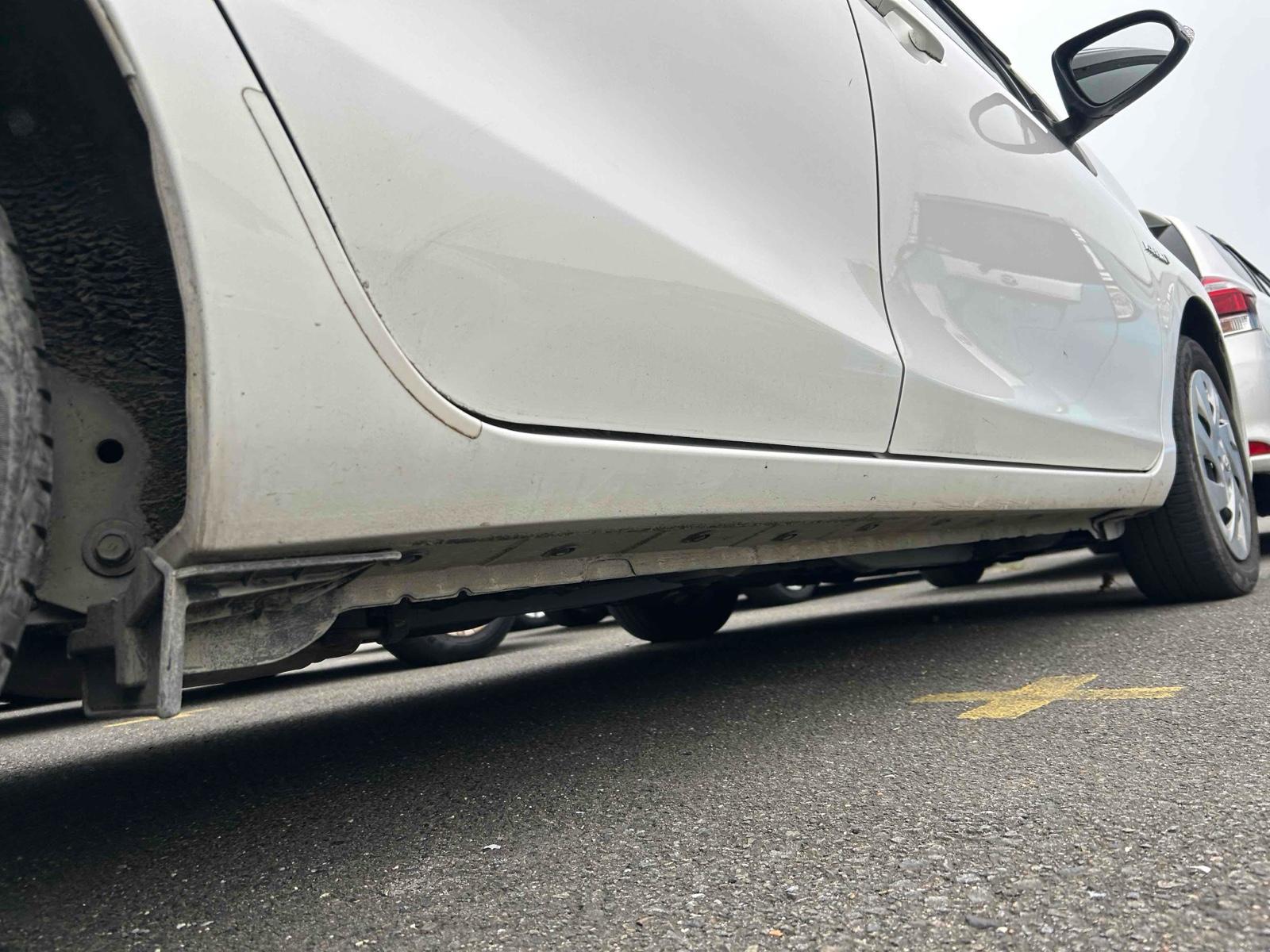 TOYOTA AQUA S Image 12