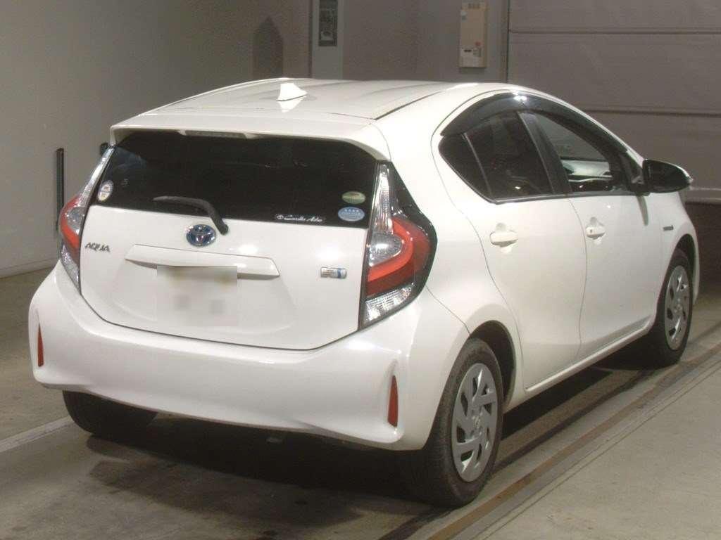 TOYOTA AQUA S Image 4