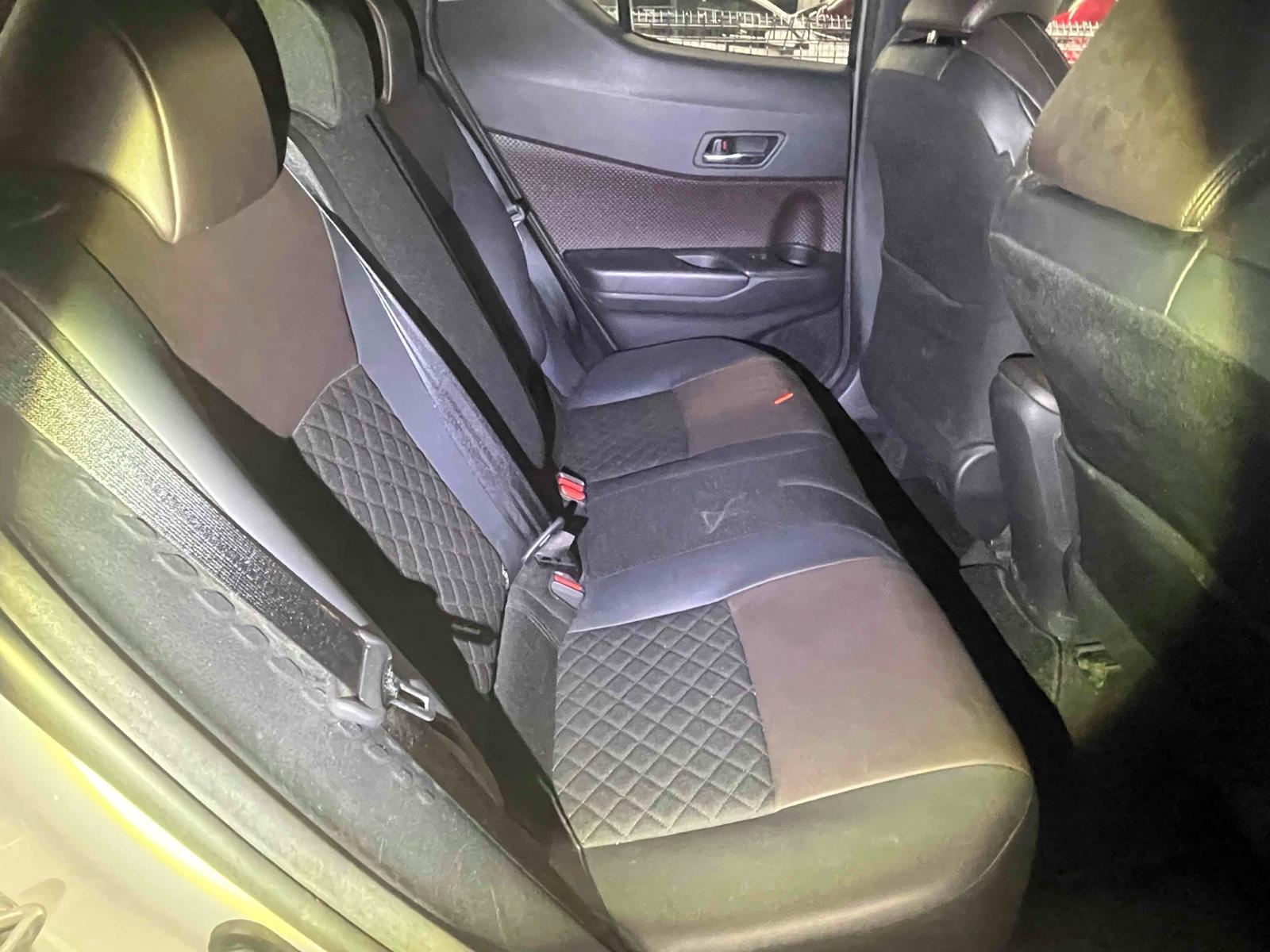 TOYOTA C-HR G Image 15