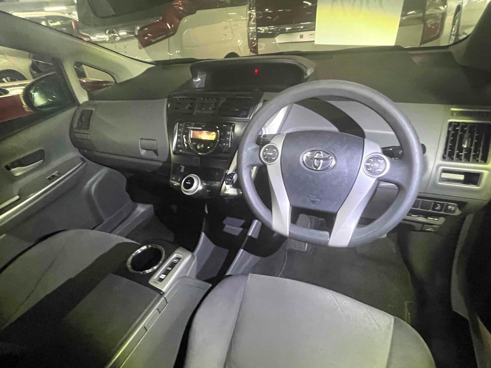 TOYOTA PRIUS ALPHA S L SELECTION Image 14
