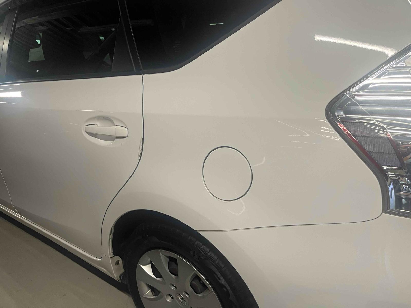 TOYOTA PRIUS ALPHA S L SELECTION Image 20