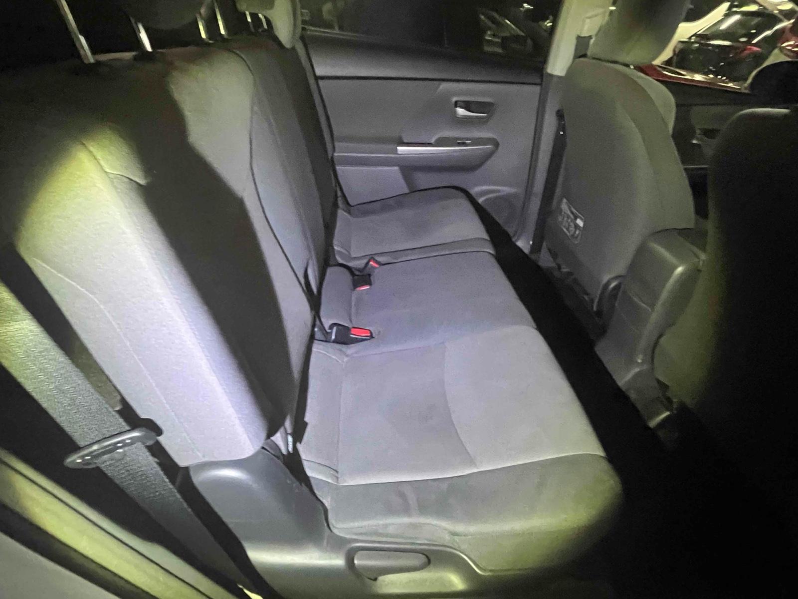 TOYOTA PRIUS ALPHA S L SELECTION Image 15