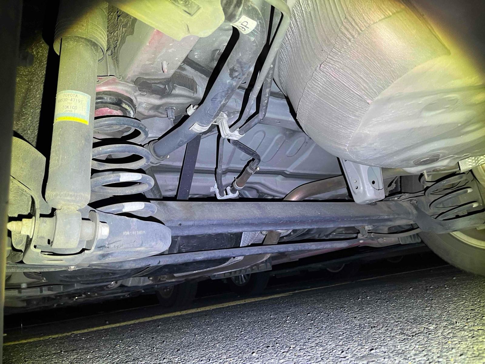 TOYOTA PRIUS ALPHA S Image 24