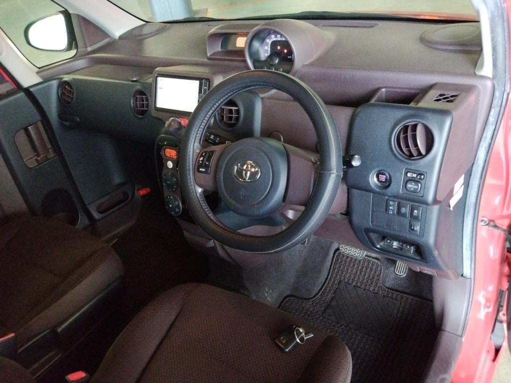 TOYOTA PORTE 4D G Image 5