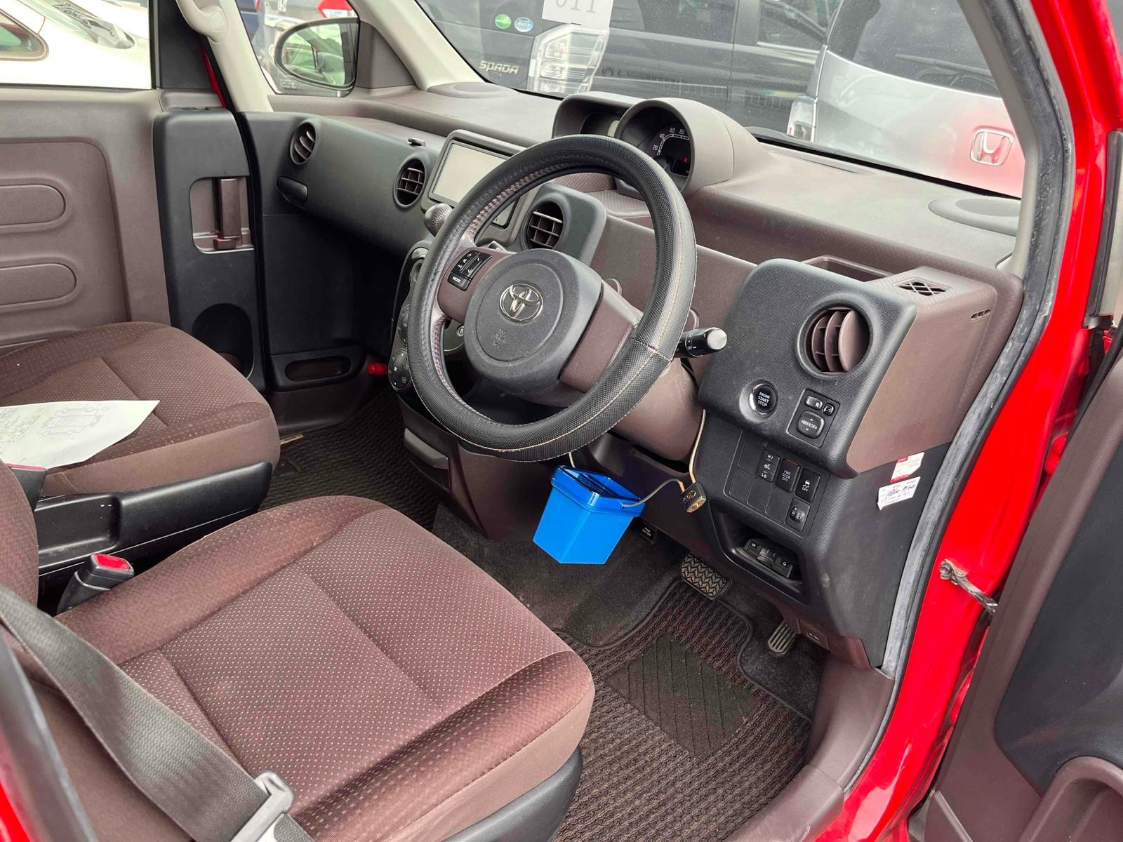 TOYOTA PORTE 4D G Image 9