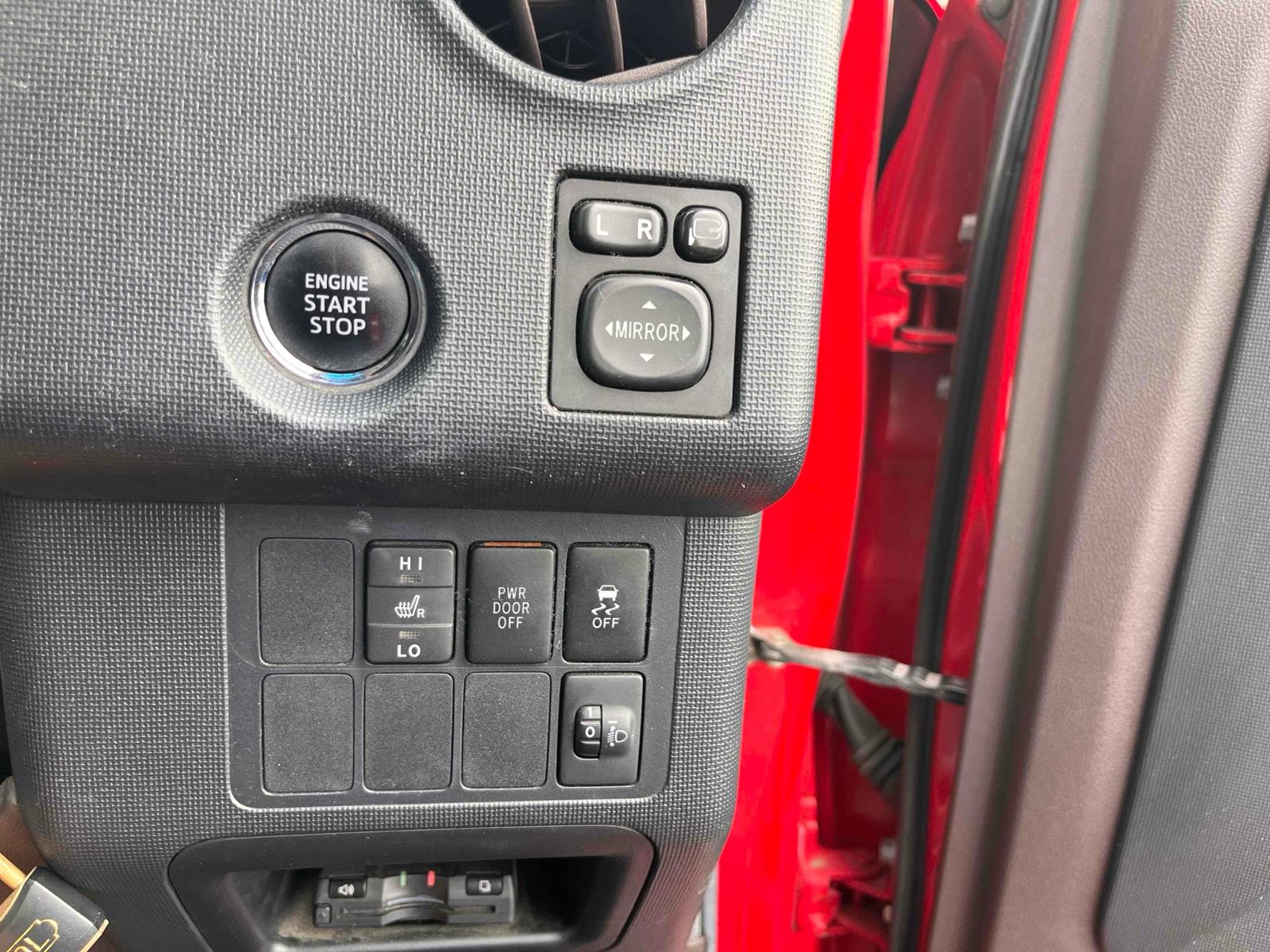 TOYOTA PORTE 4D G Image 11