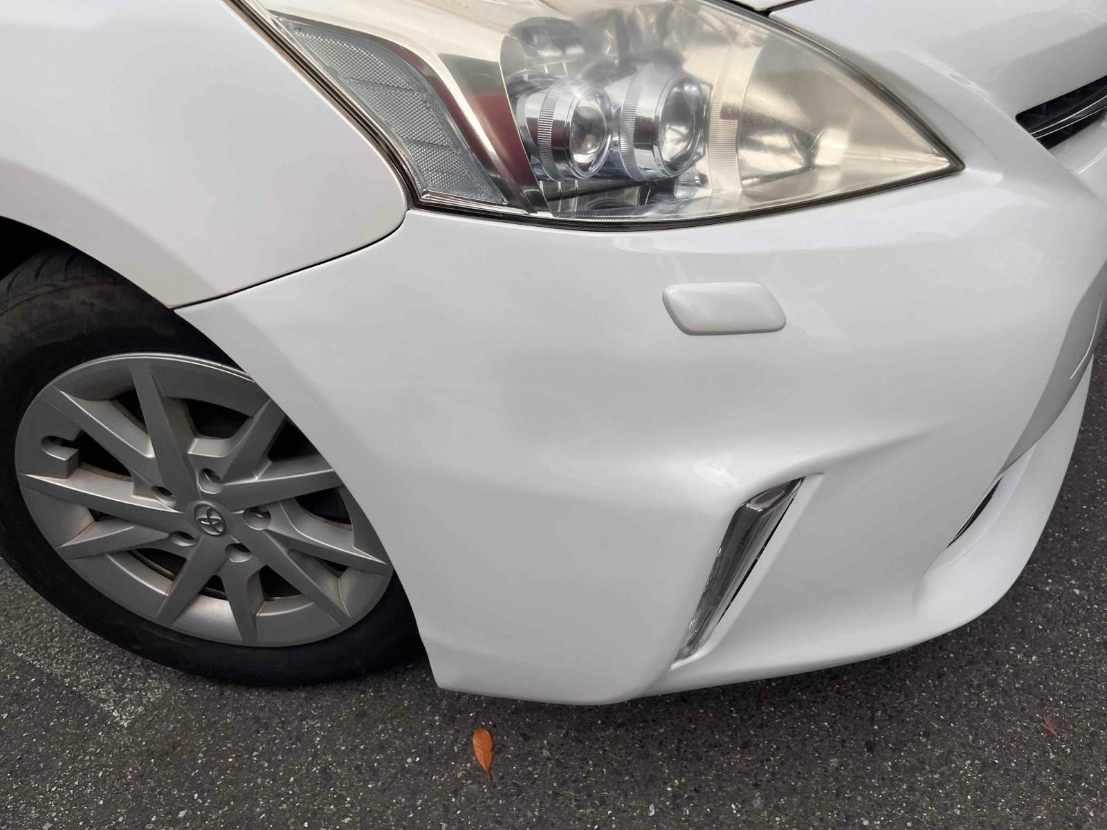 TOYOTA PRIUS ALPHA S Image 20