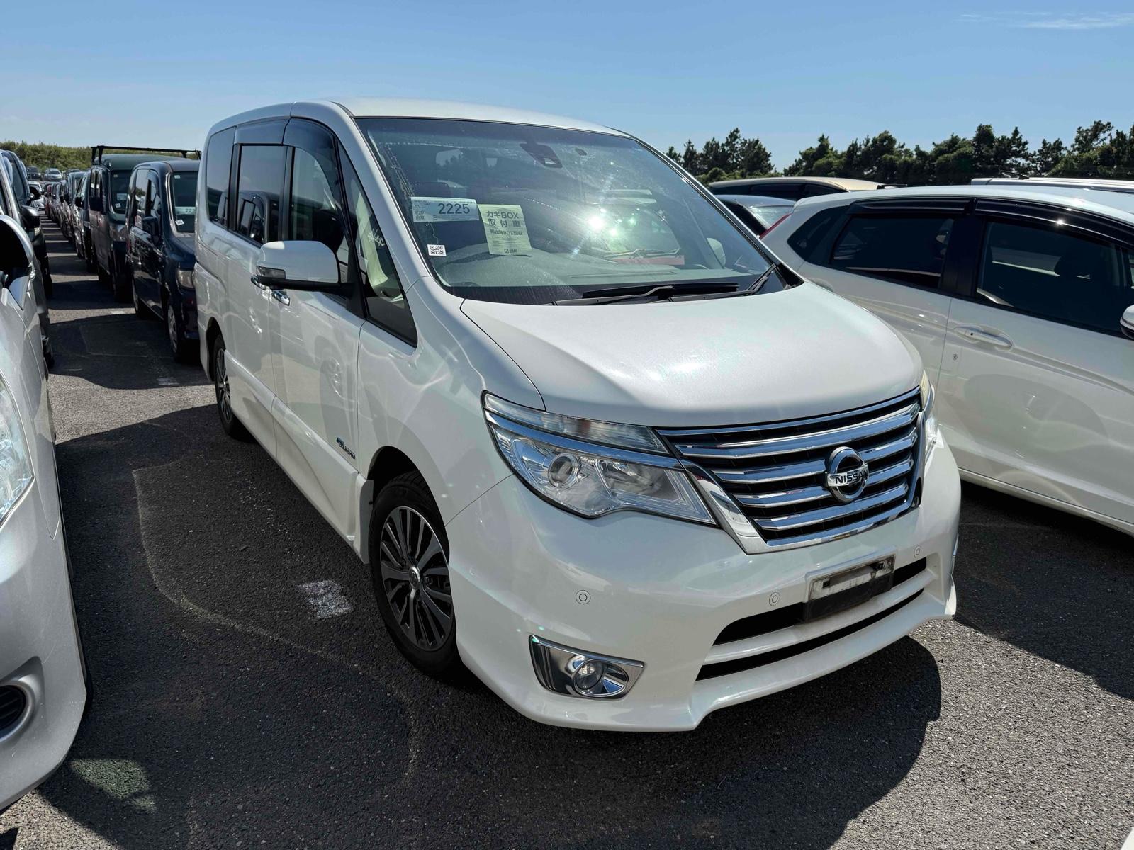 2015 Nissan SERENA 132,000 km