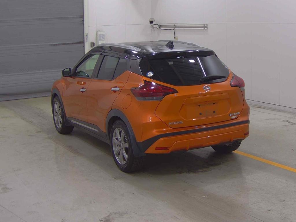 NISSAN KIX X Image 2