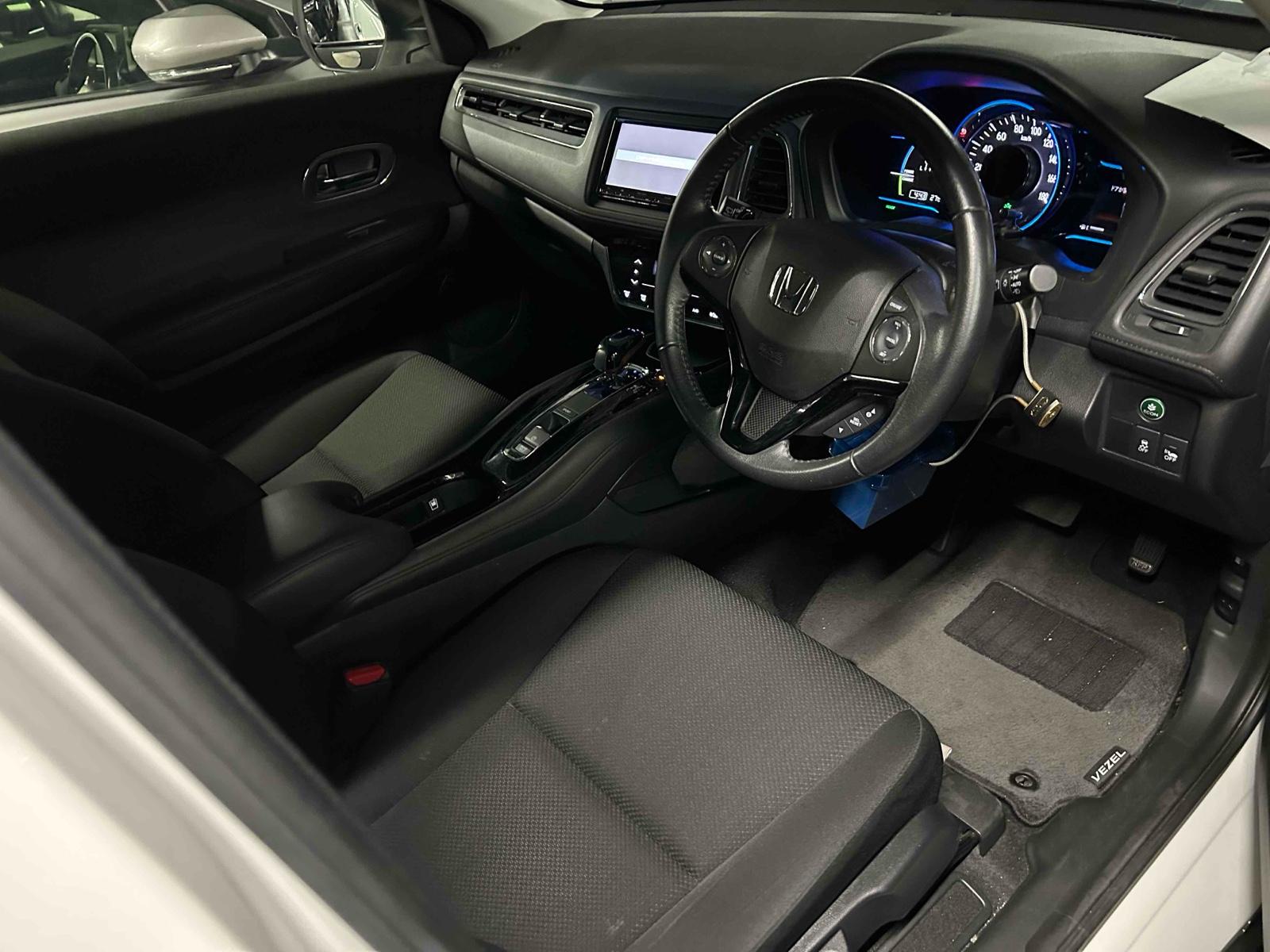 HONDA VEZEL HYBRID X Image 9