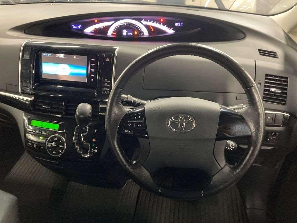 TOYOTA ESTIMA AERAS Image 9