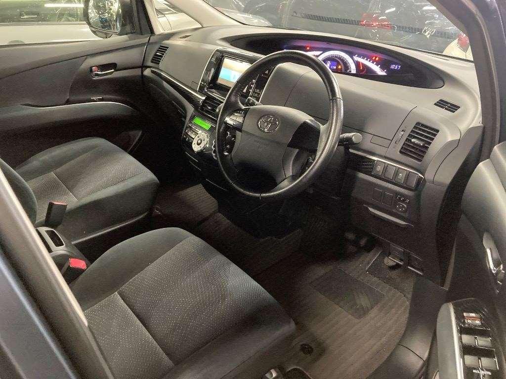 TOYOTA ESTIMA AERAS Image 3